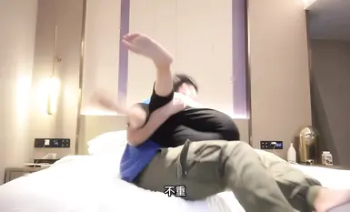小宝寻花约了个嗲嗲美乳甜美白衣妹子啪啪，舌吻调情摸逼洗完澡口交骑坐后入猛操