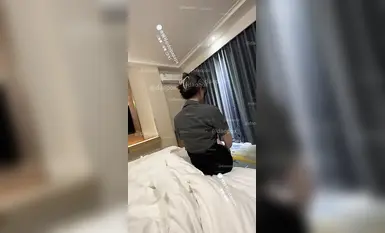 Ang pinakahuli noong Hulyo [Heroine No. 16] Isang babaeng mag-aaral sa kolehiyo na nag-internship sa departamento ng parmasya ng isang ospital noong 2005, ay iniimbitahan sa isang hotel na magsuot ng puting suit at kulay abong suit na may itim na gilid at