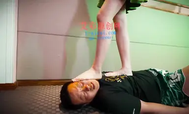 Nanonood ng live na broadcast, nahuli ng master ang isla ng alipin