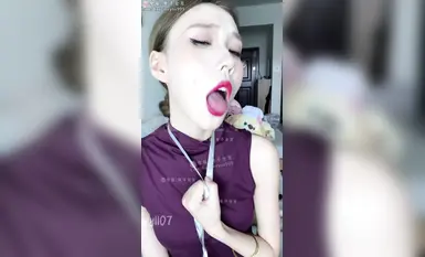 胆胆女秘书为老板缓解每天的压力
