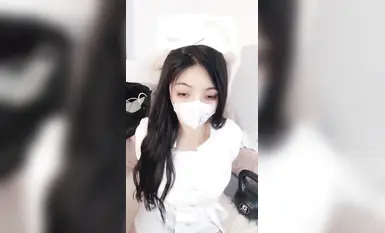 熊猫娃娃高冷巨乳女神护士装诱惑抠逼自慰(4)