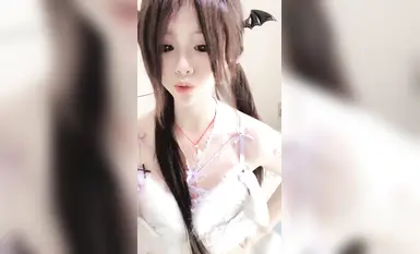 最美女校花自慰噴水 (1)