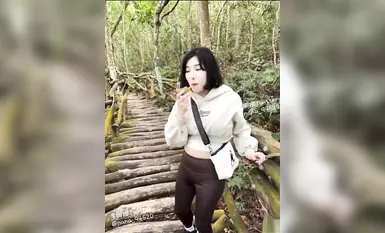 李娜娜 爆乳妹穿著瑜伽褲，戶外爬山被男子強迫做羞恥的事情。