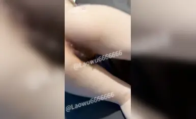 8월의 최신 소식으로, 라오 우는 순수한 여대생, 나이트클럽 DJ 걸, 배고프고 가치 있는 젊은 여성 등 많은 일류의 큰 가슴과 뚱뚱한 엉덩이 대조 여신들과 관계를 맺는 것을 좋아합니다.(7)
