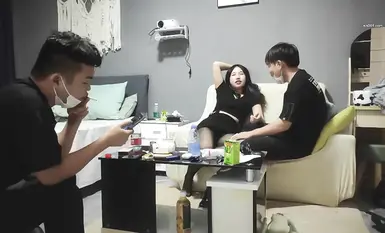【小宝寻花】漂亮大奶小姐姐，一夜情聊什么感情，你要观战吗？看也要给钱，你体力不行啊，性格开朗爱笑，吐槽小哥不够猛，上来猛怼几下就射了