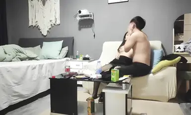 【小宝寻花】漂亮大奶小姐姐，一夜情聊什么感情，你要观战吗？看也要给钱，你体力不行啊，性格开朗爱笑，吐槽小哥不够猛，上来猛怼几下就射了