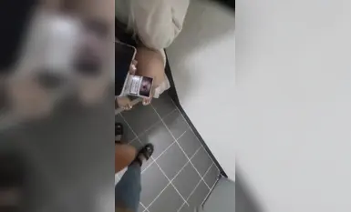 Palihim na kinukunan ng tiyuhin ng Koreano ang oral sex art ng isang Korean escort girl: ang galing ng oral skills ng batang babae, at ang sandali ng pagputok ng semilya ay hindi malilimutan (2)