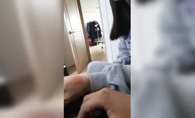 韩国大叔偷拍韩国援交小妹的口交艺术：年轻美眉的口技高超，精液喷发瞬间，令人难以忘怀(4)