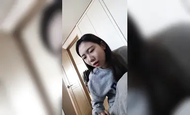 韓國大叔偷拍韓國援交小妹的口交藝術：年輕美眉的口技高超，精液噴發瞬間，令人難以忘懷 (8)