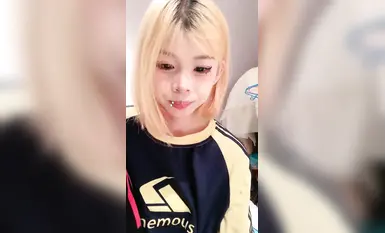 迷人的小猫_黄毛精神小妹跟精神小妹闺蜜性感舞蹈自慰插逼(2)