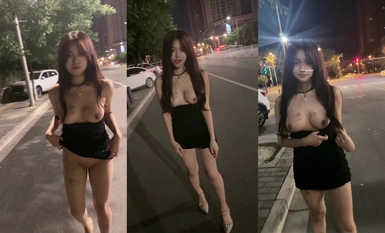 極品美女戶外露出 (1)