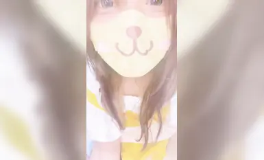 少萝温卿-颜值还是非常不错的，少萝类型的黄播，性格挺活泼可爱的，搭配各种软妹装，再加上尺度不低的整活能力，挺有看头的(24)