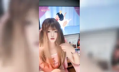 少蘿溫卿-顏值還是非常不錯的，少蘿類型的黃播，性格挺活潑可愛的，搭配各種軟妹裝，再加上尺度不低的整活能力，挺有看頭的 (63)