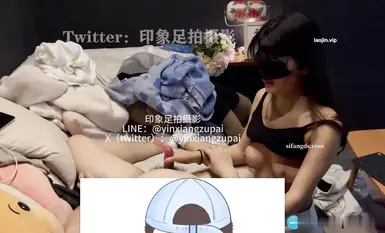 Ang pinakabagong impresyon ng August foot shot [babaeng bida No. 36] Ang batang babae ay napakahiya sa simula at hindi nangahas na tumingin ng diretso sa kanya. Siya ay napakabilis sa masturbating at napakahusay din sa footjob. Tatlong pananaw kumpletong 