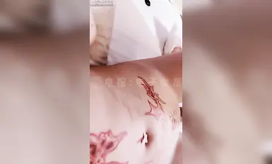 抖音网红超高颜值巨乳顶颜coser我要逃避现实世界，超级反差分舌乳钉阿黑颜，大尺度自慰写真福利