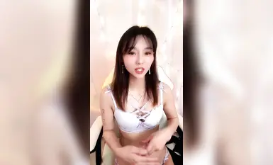 Adik perempuan muda yang genit dan cantik [bunga pic tragis] menopang godaan melancap yang gila (8)
