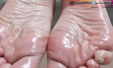 Feet - 脚底 - 足裏 - 발바닥 Free.007