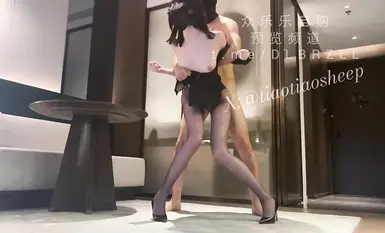 Jumping Sheep-Black Silk Wife Nude Dance