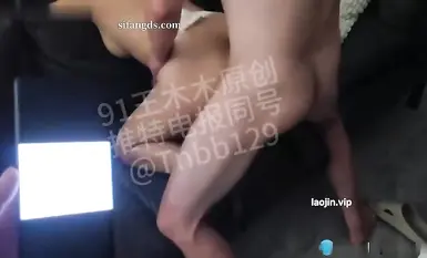 给老婆约了个单男，淫妇很满意，被操的嗷嗷叫个不停，喜欢给老公戴绿帽-1