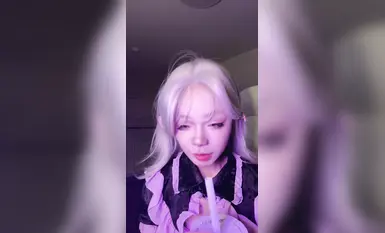 羚 精靈系尤物! cos女僕裝，美女道具自慰白漿直流，裸舞超頂! (1)