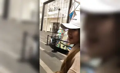 鸭舌帽美女车内口交，逛街露出，试衣间裸体(4)