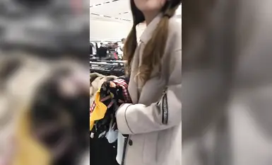 鸭舌帽美女车内口交，逛街露出，试衣间裸体(4)