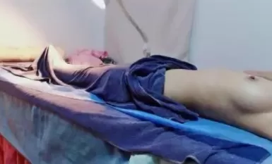 【脱光法师法力无边】，养生馆真实偷拍，白嫩极富弹性美少女，第一帧就能让人无耻硬，百里挑一极品 01