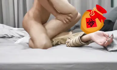 Seks lembut tanpa kondom, 1999 Tik Tok sauh dengan rating 168, dia pemalu dan baru beberapa kali melakukan hubungan seks, sangat comel!