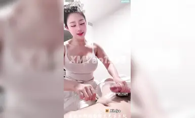 汐梦瑶《情侣日常版》正睡着了就被瑶瑶撸醒了，来了姨妈也不老实。