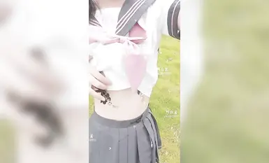 Đi tiểu khắp nơi, cô bé học trò ngây thơ Abai Loli học theo chú chó con đi tiểu khi đang đi bộ ~ dù có dễ thương đến đâu thì đây vẫn là chú chó thích đi tiểu khắp nơi (5)