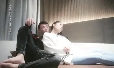 长腿御姐外围，清纯不失性感，长腿掰穴近距离拍摄口交大力猛操
