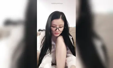 【Cà phê gợi cảm】Vú to và mông bự_Gái đeo kính_Tất lưới đen liền mảnh_Dây xích bịt miệng chó_Huấn luyện_Cưỡi ngựa không an toàn_Lối vào phía sau (4)