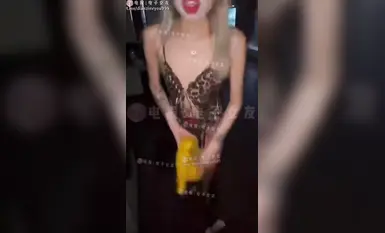 Mainit sa buong network baluktot Ah Hei Yan asong sumuso ninuno, unang beses na video, plot customized takeaway sapilitang X sex 2