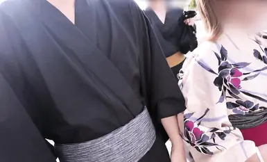 kuzu_v0 五个男孩和女孩去看烟花，然后在一家酒店玩了四人舞。