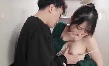 ROYD-252 Yuika Onosaka, seorang isteri berpayudara besar yang keinginan seksualnya dibangkitkan oleh rogol jirannya dan tidak dapat dibendung, dipaksa untuk memancut ke dalam rahimnya yang penuh nafsu sekali, dua, tiga kali... Yuika Onosaka, seorang ister