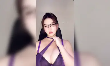 오키타 키라 백만 핑크 파파야 큰 가슴 젖꼭지 스티커 흔들리는 가슴 춤 신음 (3)