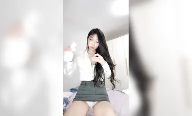 [เปียก] หมาตัวเมียขาเรียวยาวสุดขีดเลียกางเกงในส้นสูงเสียบโซ่ (12)