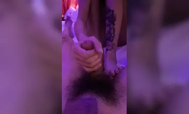 足控足交-極品小腿紋身妹裸足足交_