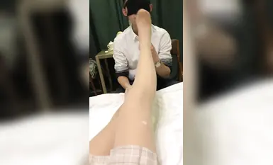 足控足交-長筒皮靴厚肉絲舔腳