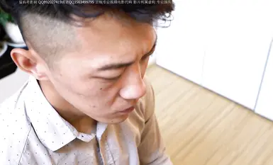 แฟนๆ เรื่องราวการควบคุมเท้าเล่นกับรองเท้าคริสตัล