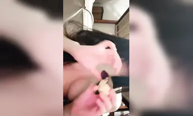 新人尤物推荐【别闹宝宝】超迷人奶子翘翘的绝了身材颜值超棒自舔咪咪一字马小嫩逼贴地道具自慰爽到极致(2)