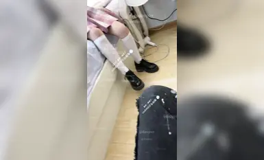 萝莉杀手『江南第一深情』大四学妹今天上午就两节课说是要好好报答我陪她逛街，开了房操了三次，果然年轻妹子