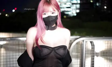 Xiao Xiao Q's latest "Shameful Exposure" LED collar black see-through dress street extreme exposure