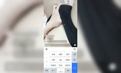 近所の女子高生とネットの彼氏動画、美乳と柔らかなおまんこで白虎オナニー（2）
