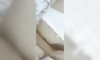 邻家学妹和线上男友视频，美乳嫩穴白虎自慰(4)