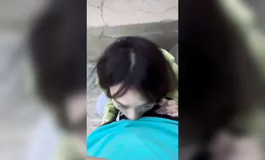 酒店约炮女大网袜嫩穴。