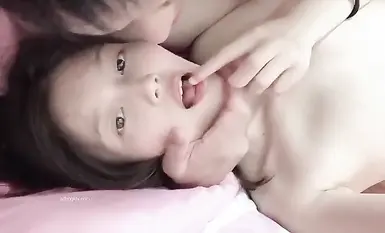 分手后被渣男曝光视频流出雪白粉嫩的酮体和粉嫩的小穴很多人心目中的女神没想到背地里这么反差(2)