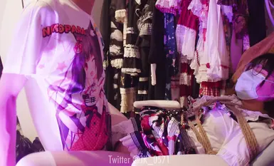 Partikular na pinupuntirya ng isang kabataang babae na mangangaso sa Hangzhou ang malalambot na ari at hinihimok pa silang ipakilala sa kanya ang kanilang mga kasintahan para sa pakikipagtalik. Nakakabilib talaga. (6)