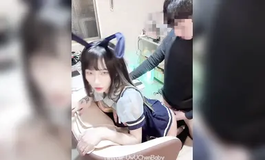 符文戰士阿璃Ahri被按在椅子上後入翹臀 纖纖美腿玲瓏身段勁爆完美身材，軟糯滾燙蜜道操到腿軟 (2)