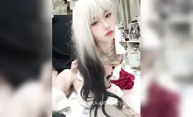 Si Rune Warrior Ahri ay naipit sa isang upuan at tumagos mula sa likuran, ang kanyang magandang puwitan, balingkinitan na mga binti, katangi-tanging pigura, at eksplosibong perpektong katawan ay binato hanggang sa humina ang kanyang mga binti (3).